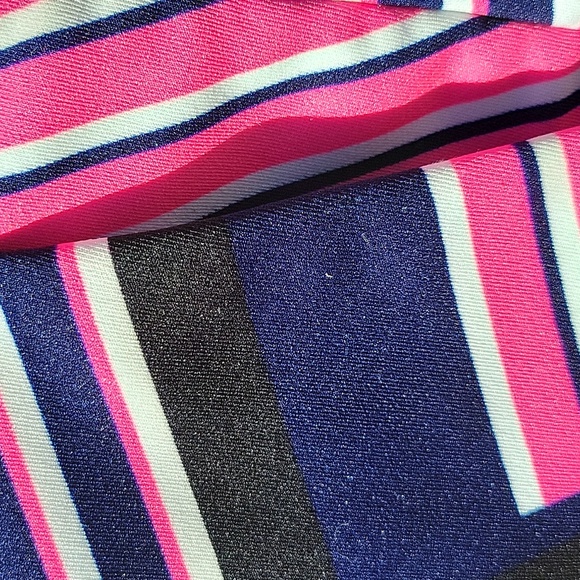 EXPRESS Shorts - Super fun print! - Picture 4 of 6